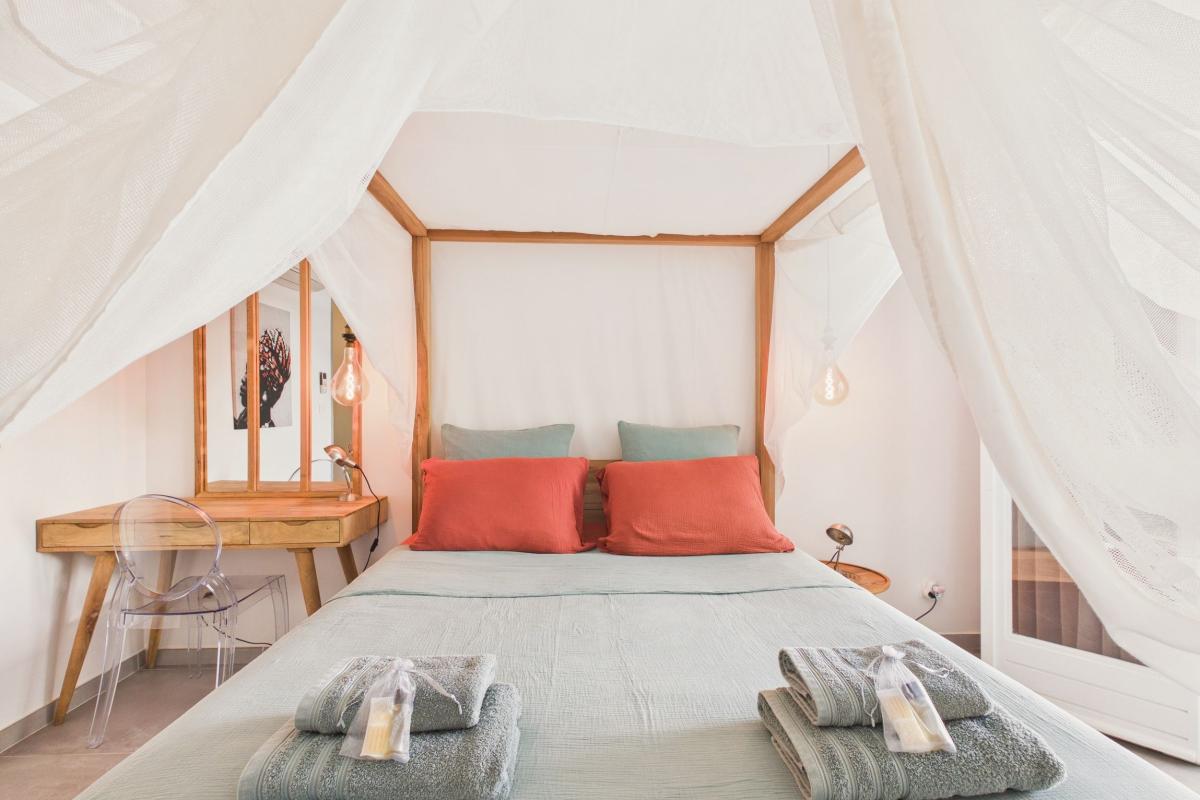 Location villa 10 personnes 5 chambres Martinique  - chambre 2 vue bureau